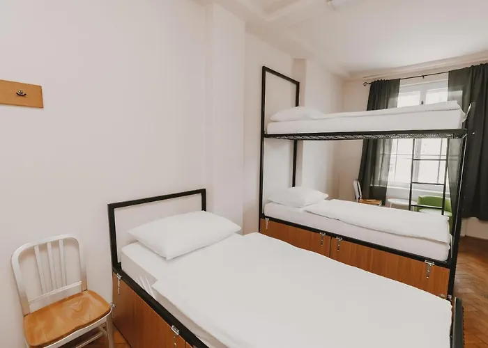 Party Zzz ホステル *